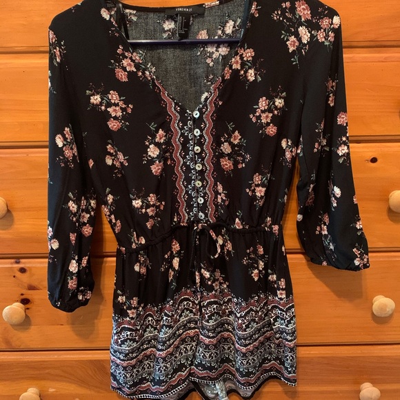 🔥 3/$20 Forever 21 Floral Romper - Picture 1 of 4